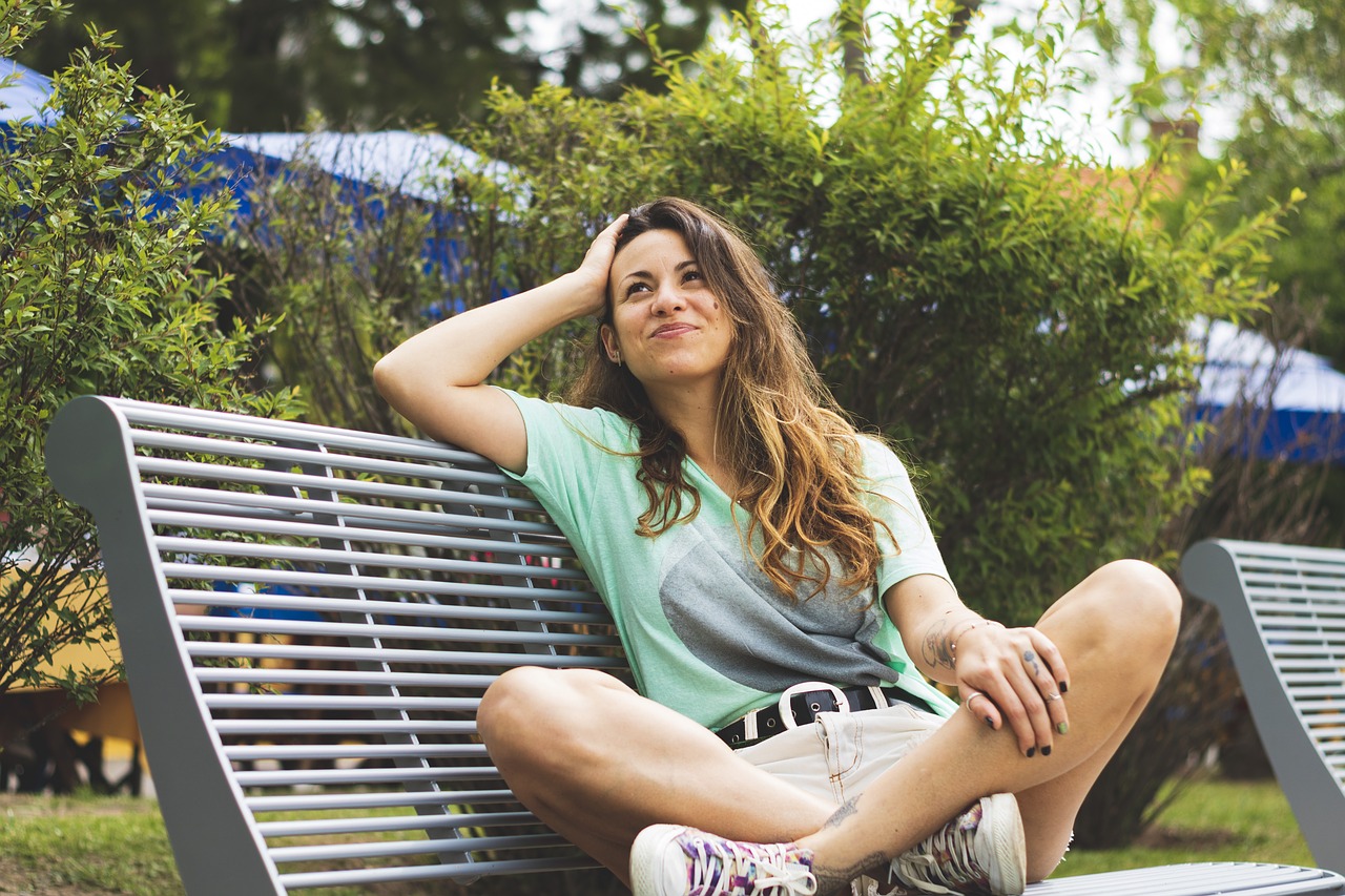 Woman Thinking 3814144 1280