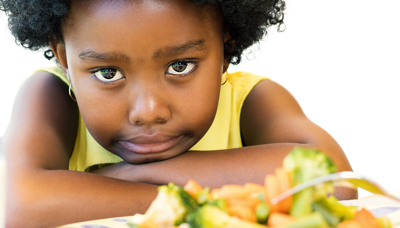 Crianca Negra Alimentacao 1118 1400x800 1