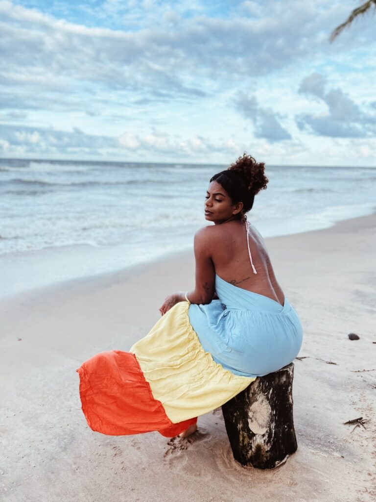 O desandar da carruagem 5C0DE500 EF93 4A8F 9349 16DC2ACD85AB Bianca Medina 768x1024