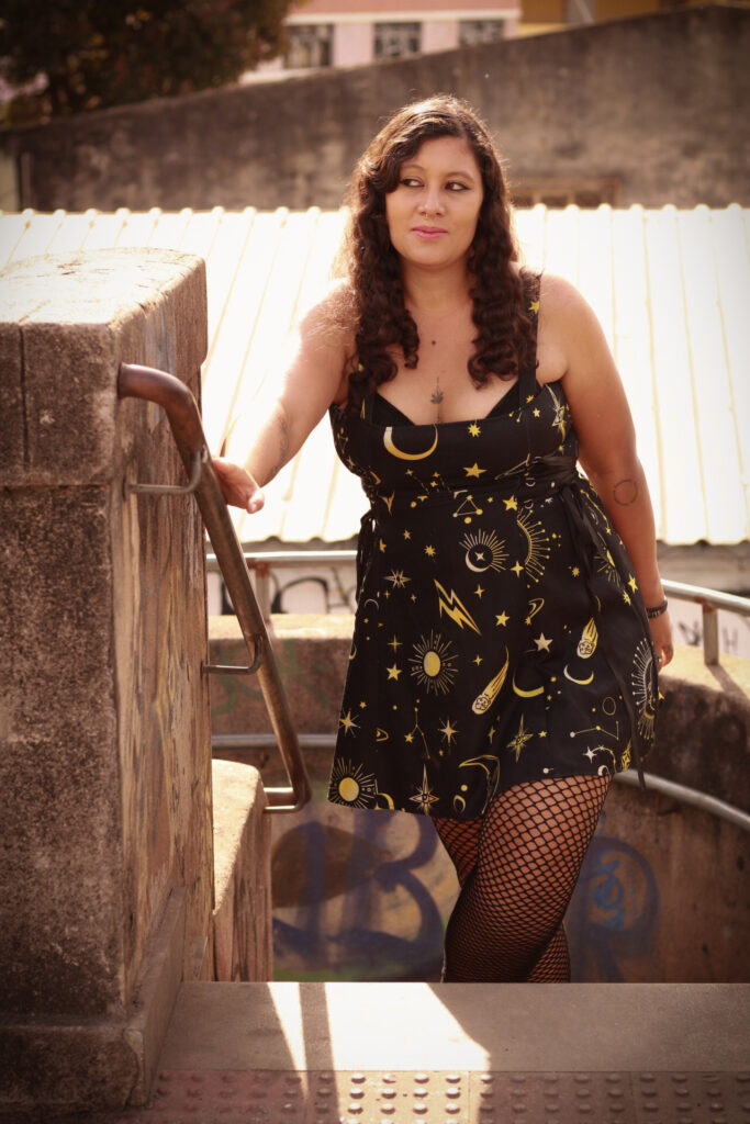 Entre o silêncio e o grito, há um mundo a ser ouvido Inbound3456625795932828450 Adriely Werneck 683x1024