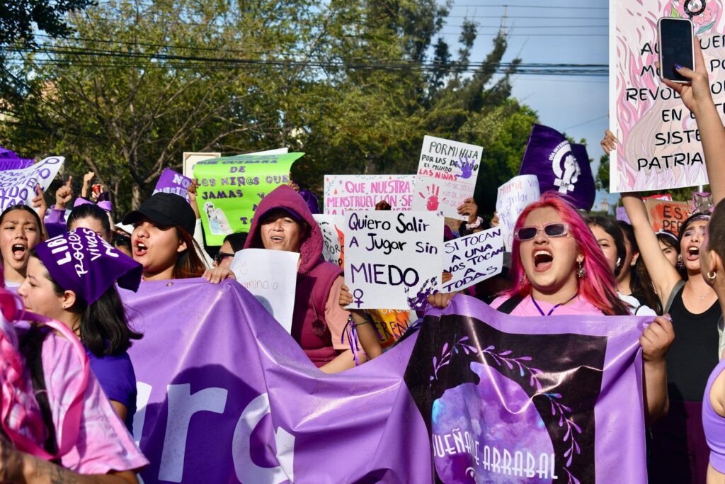 Entre Escolhas, Voz e Existência michelle celedon mq6ae6thk0 unsplash